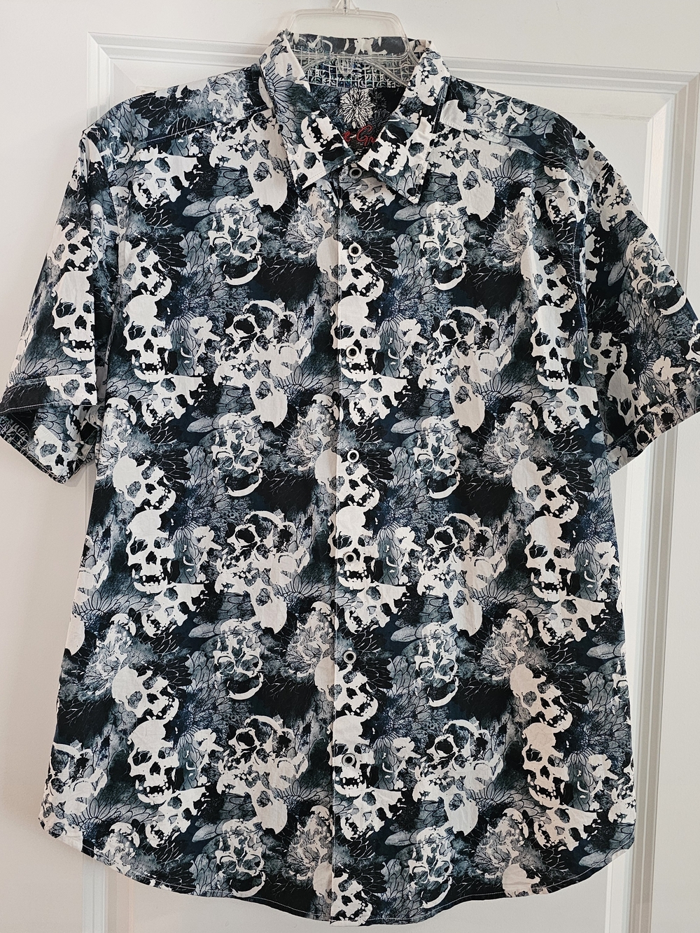 Robert Graham Black & White Skull Print Short-Sleeve Button-Down Shirt